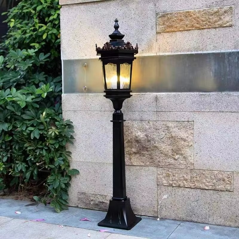 Outdoor Lighting Pathway - Poste extérieur sur pied voie étanche